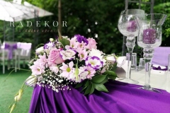 Декорация на младоженска маса в лилаво