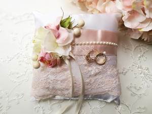 Възглавнички и кутиики за халки