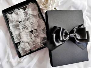 Акрилна покана Елеганс в черно